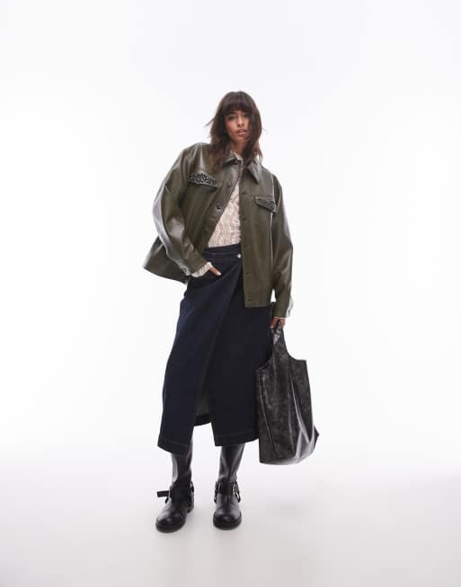 Topshop – Kunstleder-Jacke in Khaki mit mittiger Verzierung vorne, 3 von 4