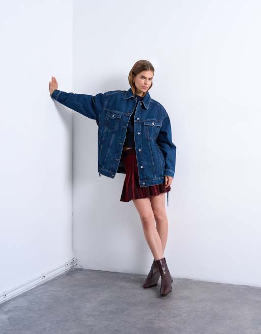 Topshop – Kurtka jeansowa oversize o fasonie dad z wiązanym paskiem w kolorze indygo