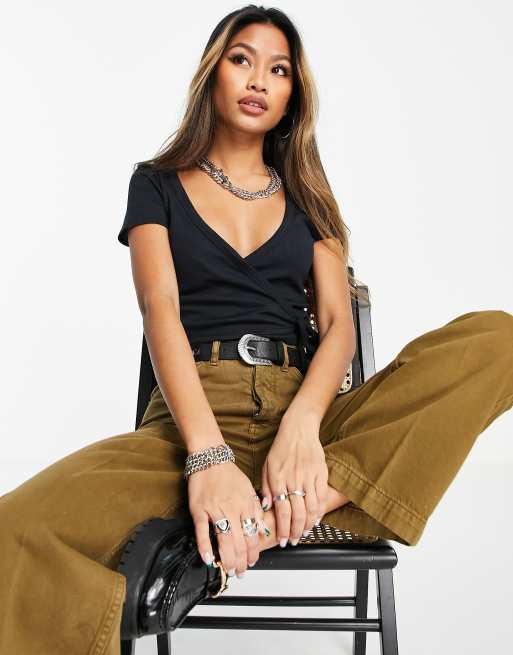 Topshop – Kurzärmlige Balletjacke im Wickeldesign in Schwarz, 2 von 4