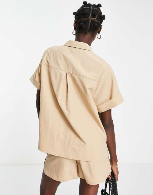 Topshop – Kurzärmlige, kastige Bluse in Steingrau, Kombiteil, 2 von 4