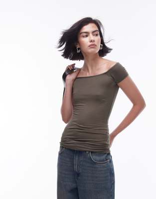 Topshop - Kurzärmliges, schlichtes Oberteil in Khaki mit Carmen-Ausschnitt-Neutral