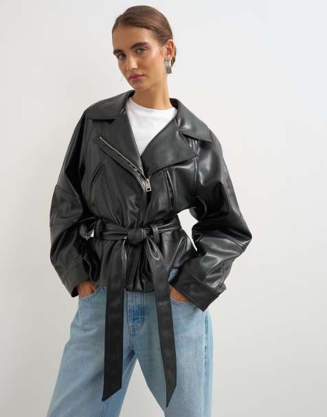 Topshop kurze Bikerjacke aus Kunstleder mit Bindegürtel in Schwarz - view 1