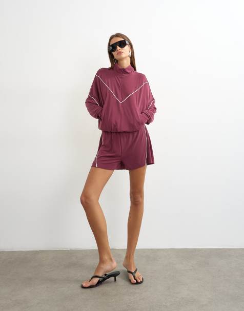 Topshop kurze Kombi mit sportlichen Paspeldetails in Burgunderrot - view 1
