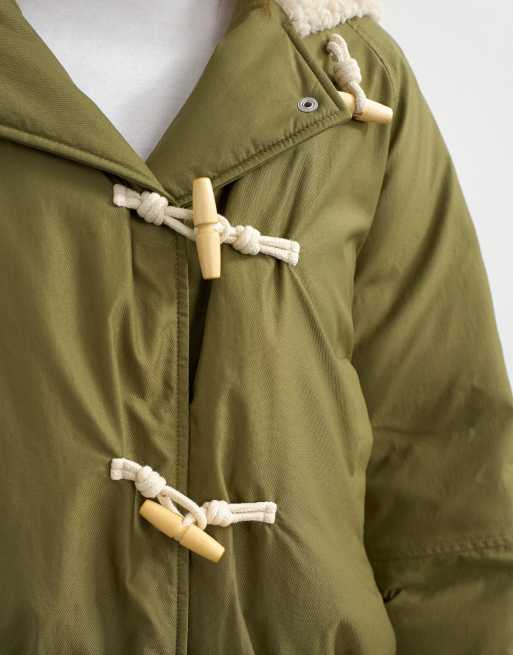 Topshop kurze Pufferjacke mit Knebelverschluss und Borg-Kragen in Khaki, 2 von 4