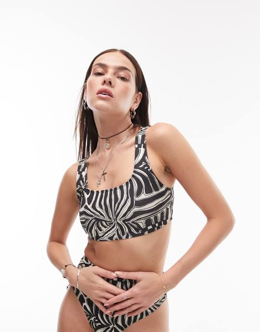 Topshop Kurzes Bikini Oberteil in Schwarz WeiB mit abstraktem Print