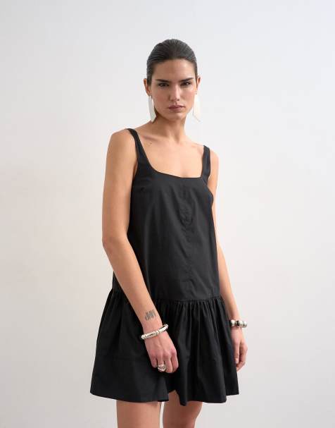 Topshop – Kurzes Popeline-Sommerkleid in Schwarz mit tiefer Taille und eckigem Ausschnitt - view 1