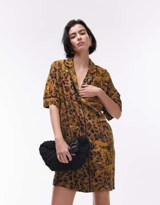 Topshop - Kurzes Souvenir-Hemdblusenkleid mit Animal-Print-Brown