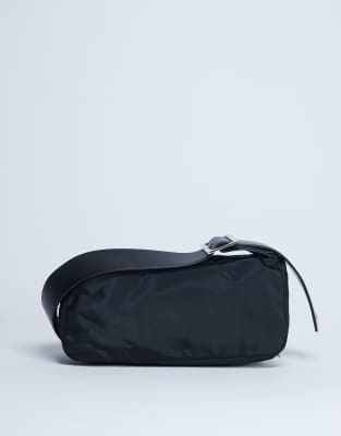 Topshop - Kylie - Umhängetasche aus Nylon in Schwarz mit kontrastierendem Riemen