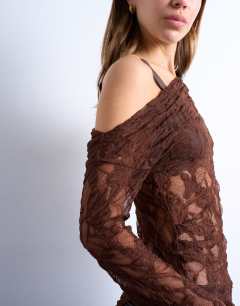 Model wearing Lace off shoulder tunic long sleeve top in chocolate
