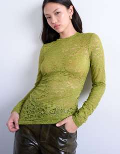 Lace ruched side long sleeve top in green