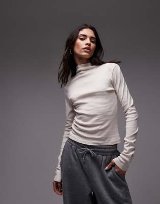 Topshop - Langärmliges Alltags-Oberteil in Wollweiß mit längerem Schnitt