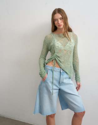 Topshop - Langärmliges, gerafftes Oberteil aus Feinstrick in Salbeigrün