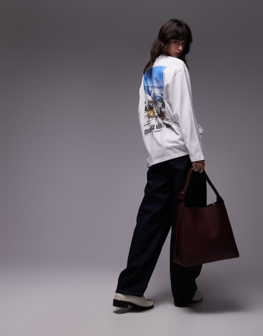 Topshop – Langärmliges Skater-T-Shirt in Weiß mit Chamonix-Grafik, 3 von 4