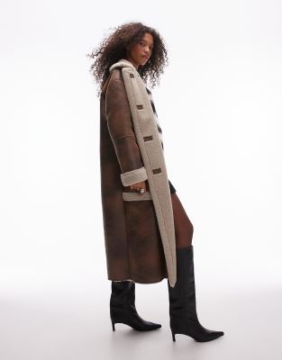 Topshop - Langer Car-Coat in Braun und Creme mit langem Oversize-Schnitt-Brown