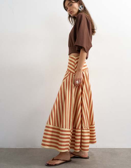 Topshop – Langer Tellerrock in Buttermilchgelb gestreift mit tiefer Taille, 2 von 5