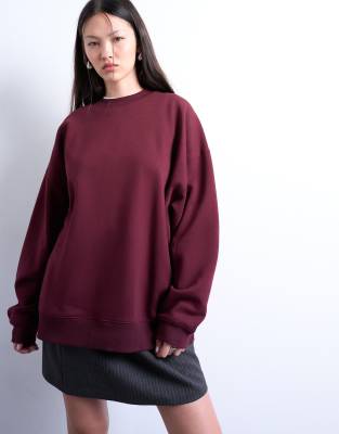 Topshop - Langes Oversize-Sweatshirt in Burgunderrot
