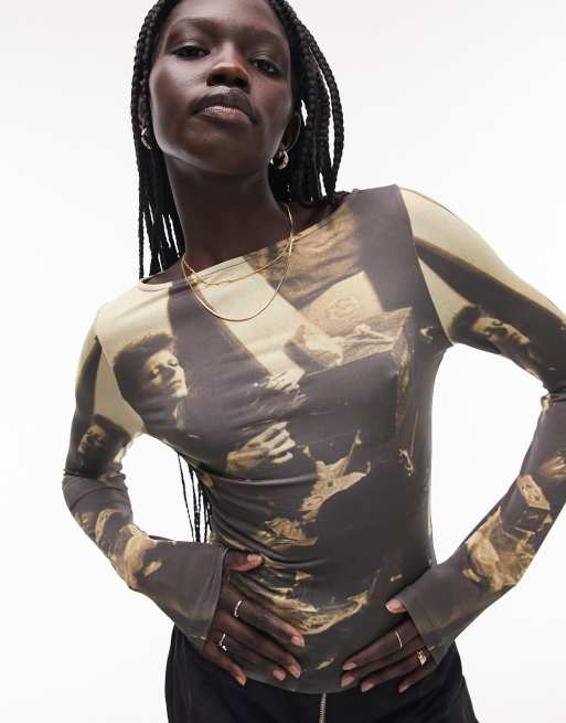 Topshop - Langærmet brun top med halshak og grafisk licenseret Bowie-print