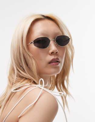 Topshop - Lanzarote - Sonnenbrille mit eckigem Metallgestell in Silber