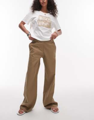 Topshop - Lässige, gerade geschnittene Hose in Beige mit niedrigem Bund-Neutral
