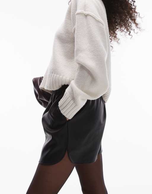 Topshop - Løbeshorts i sort imiteret læder