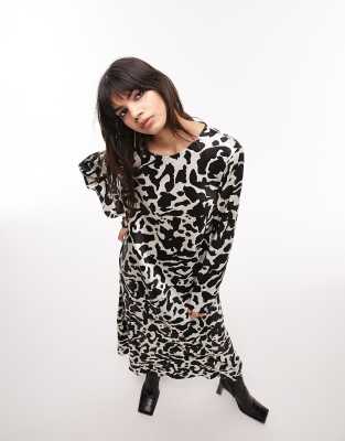 Topshop Lea premium printed long sleeve maxi dress in animal print - ASOS Price Checker