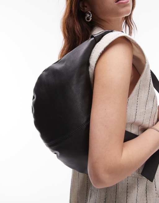 Topshop – Leah – Czarna mała skórzana zaokrąglona torebka na ramię