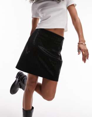 leather look weave mini skirt in black