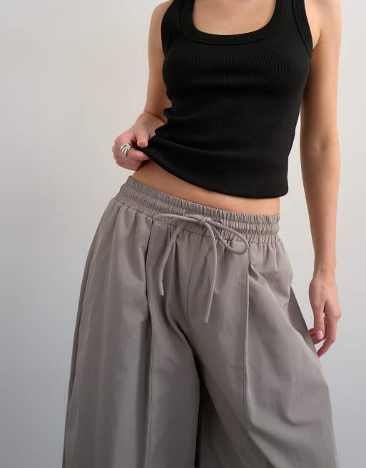 Topshop – Leichte Hose aus Nylon in Grau mit ovalem Schnitt, Kombiteil, 3 von 5