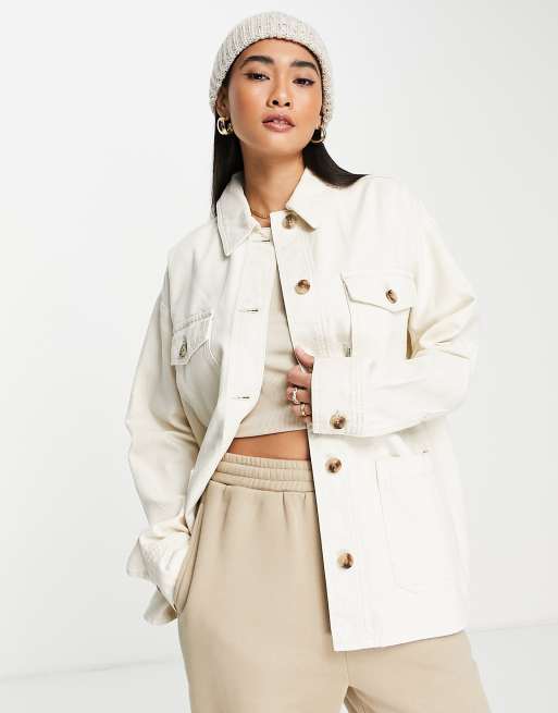 Topshop – Leichte Oversize-Hemdjacke in Ecru mit gewebtem Label