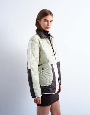 Topshop - Leichte Steppjacke mit mehrfarbigem Patchworkmuster-Bunt