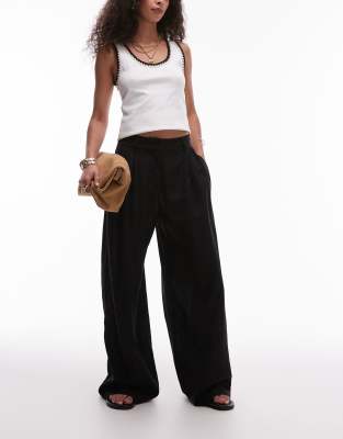 Topshop - Leinenhose in Schwarz mit hohem Bund und doppelten Bundfalten