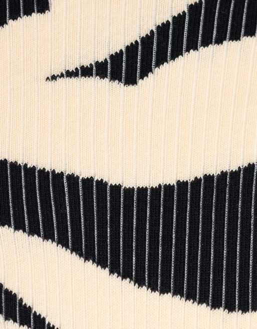 Topshop Leo 2er-Pack Socken mit Zebra-Print in Schwarz und Weiß, 3 von 3