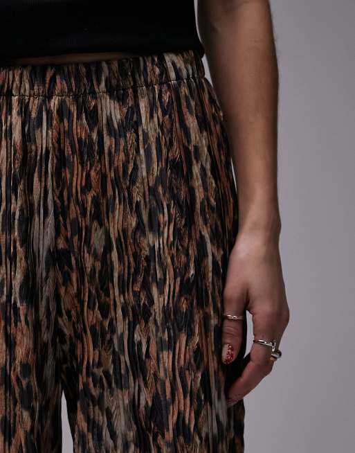 Topshop leopard print crinkle plisse straight leg trouser in brown, 3 of 5