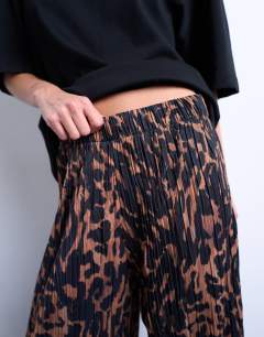 Model wearing Leopard print crinkle wide leg trouser in brown