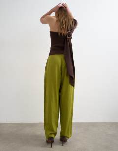 Model wearing Linen barrel leg trouser in green