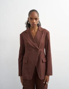 Linen blend co ord occasion strong shoulder cinched waist blazer in chocolate