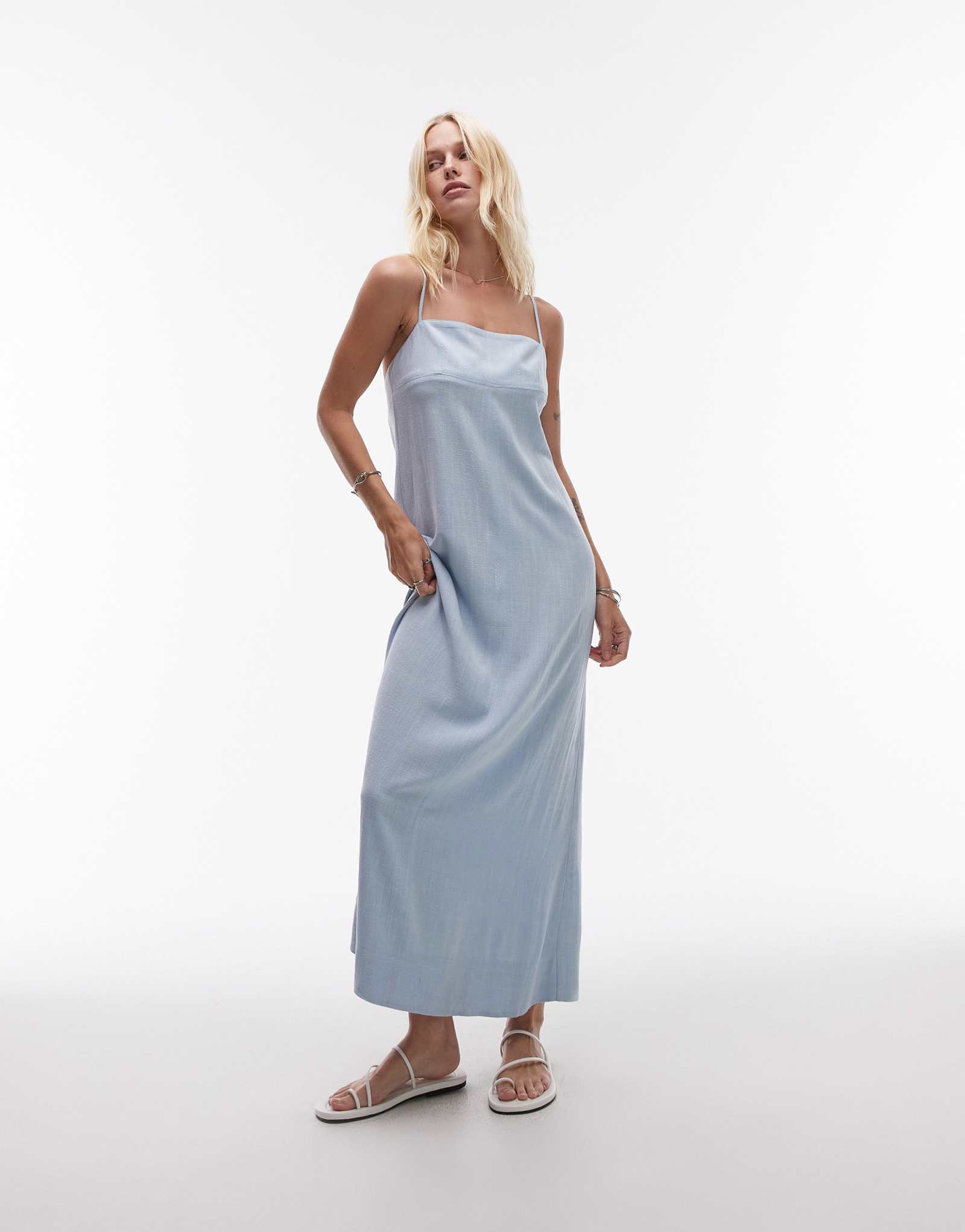 Льняное миди-платье на бретельках Topshop бледно-голубого цвета