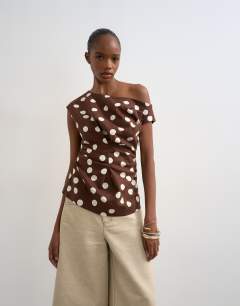Linen cinched waist asymmetric twist shoulder top in chocolate spot