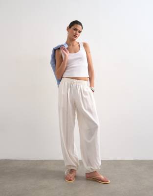 209352518-1-white