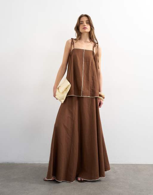 Topshop - Co-ord set van cami top en maxi rok van linnenmix met contrasterende biezen in bruin, 3 van 3