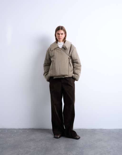 Topshop – Ljusbeige, kort pufferjacka med knytning i midjan, 2 av 4