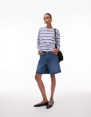 Topshop - Locker geschnittene Denim-Jorts in Mittelblau