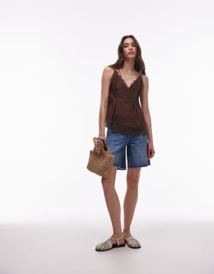 Topshop - Locker geschnittene Denim-Jorts in Mittelblau