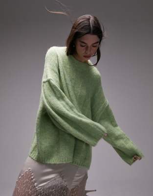 Topshop - Locker geschnittener, flauschiger Oversize-Strickpullover in Hellgrün mit Ziernaht und breiter Rippenstruktur