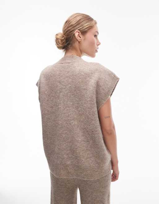 Topshop – Locker geschnittenes Strick-Trägertop in Hellbeige mit V-Ausschnitt, Kombiteil, 2 von 4