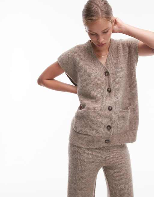 Topshop – Locker geschnittenes Strick-Trägertop in Hellbeige mit V-Ausschnitt, Kombiteil, 4 von 4