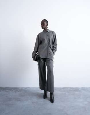 Topshop - Lockere Bundfaltenhose in Grau, Kombiteil