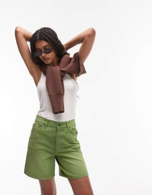 Topshop - Lockere Jeans-Jorts in Limettengrün