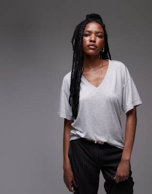 Topshop - Lockeres T-Shirt in meliertem Grau mit V-Ausschnitt