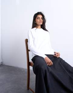 Long sleeve boxy tee in white